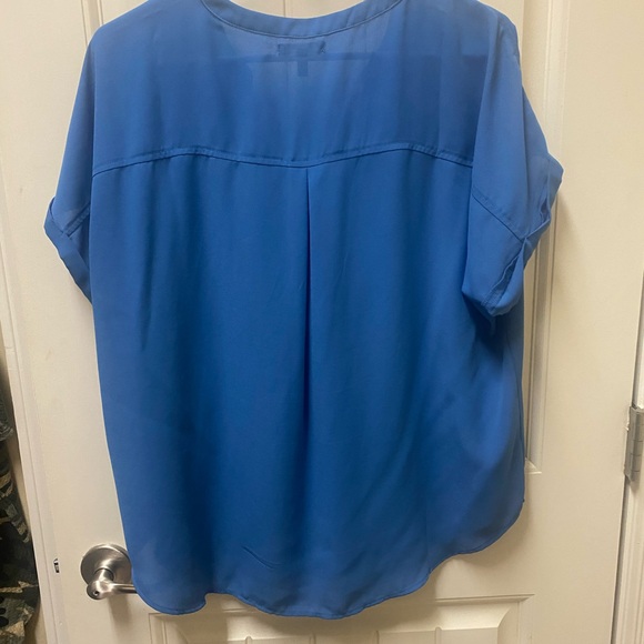 Maurices-Size L-Short sleeve-Black button down/Blue Zipper detail - Picture 7 of 7